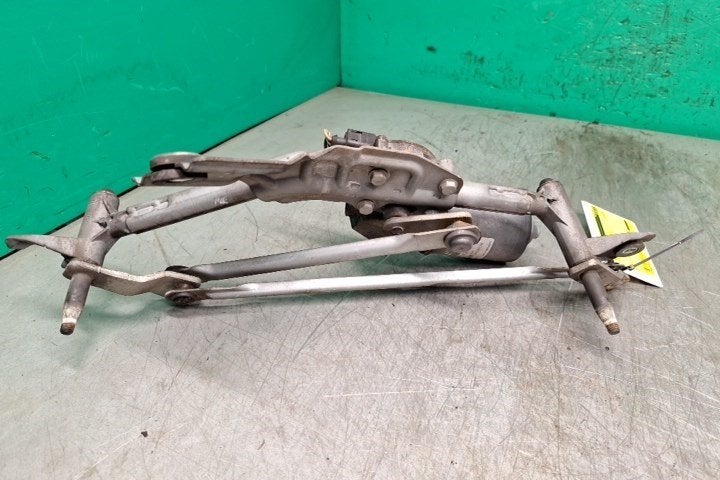 MOTEUR + TRINGLERIE ESSUIE GLACE AVANT Fiat Punto Evo (199), Autos : Pièces & Accessoires, Valeo, Utilisé, 100, rue de Courcelles
75017  Paris, FR