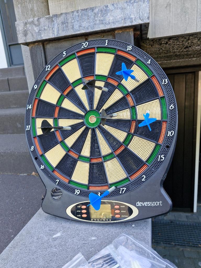 Dartsblok, Sport en Fitness, Darts, Ophalen, Gebruikt, Dartbord met pijlen, Elektronisch