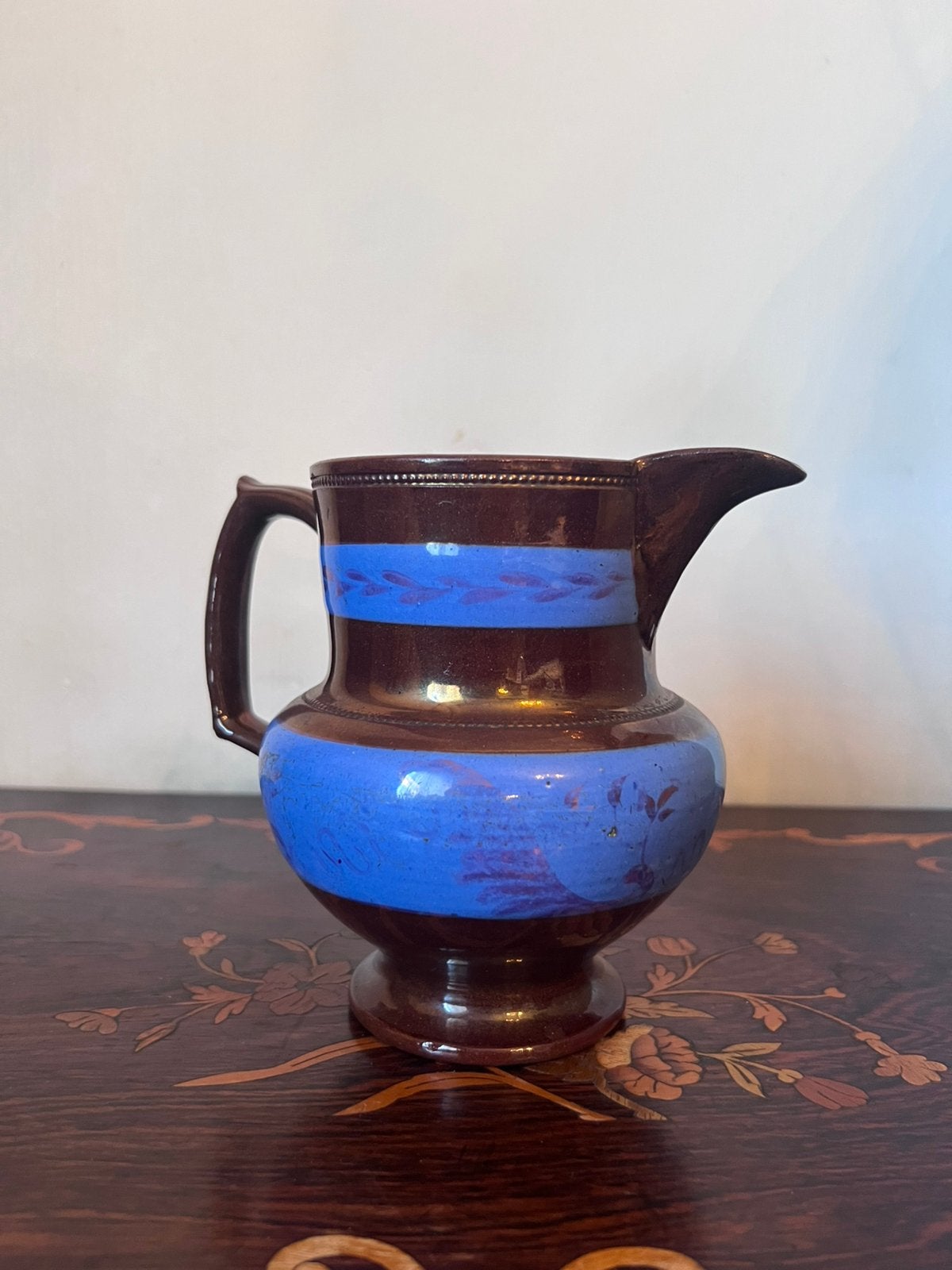Pichet / Cruche en Céramique – Marron/doré et Bandes Bleues, Antiek en Kunst, Antiek | Vazen, Ophalen of Verzenden