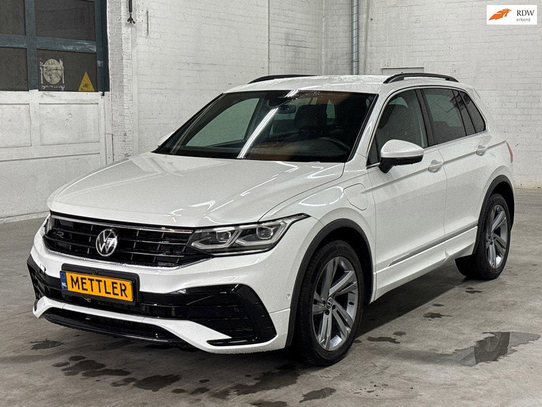Volkswagen TIGUAN 1.4 TSI Plug-in eHybrid R-Line IQ Lights|3, 245 pk, 4 cilinders, 35 g/km, Wit