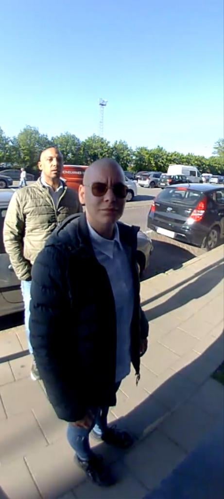 Gezocht 2 personen 5000€ beloning voor gouden tip, Ophalen