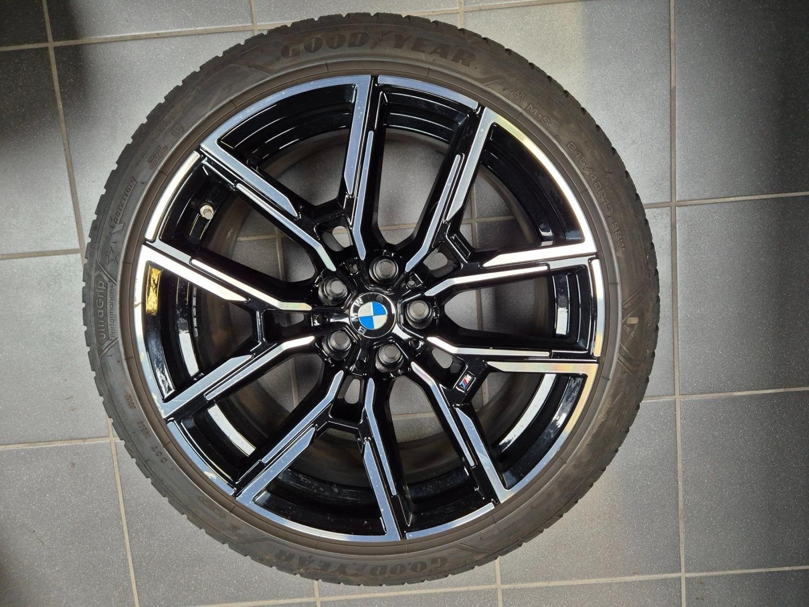 jantes bmw i4 g26 19 pouces Mperformance + PNEUS GOOD YEAR, Autos : Pièces & Accessoires, Pneus et Jantes, Pneus hiver, Autre