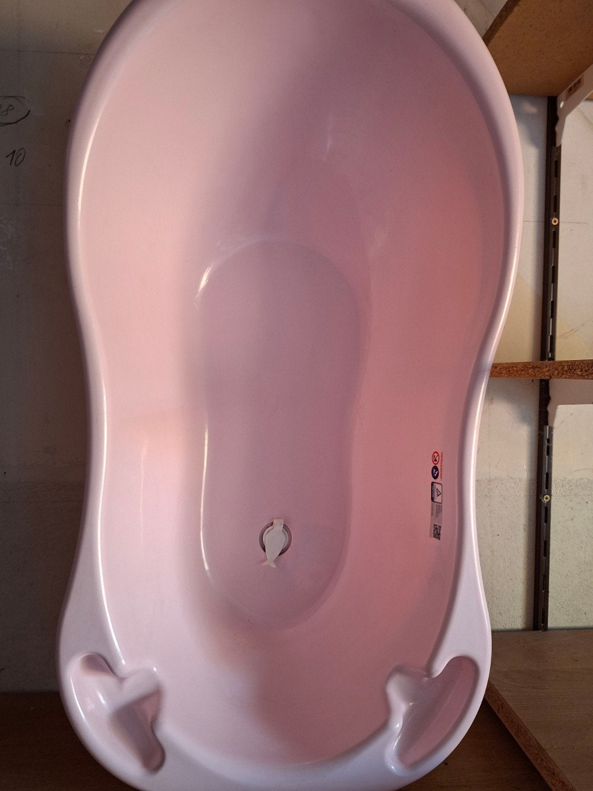 baignoire rose pour bébé, Enlèvement