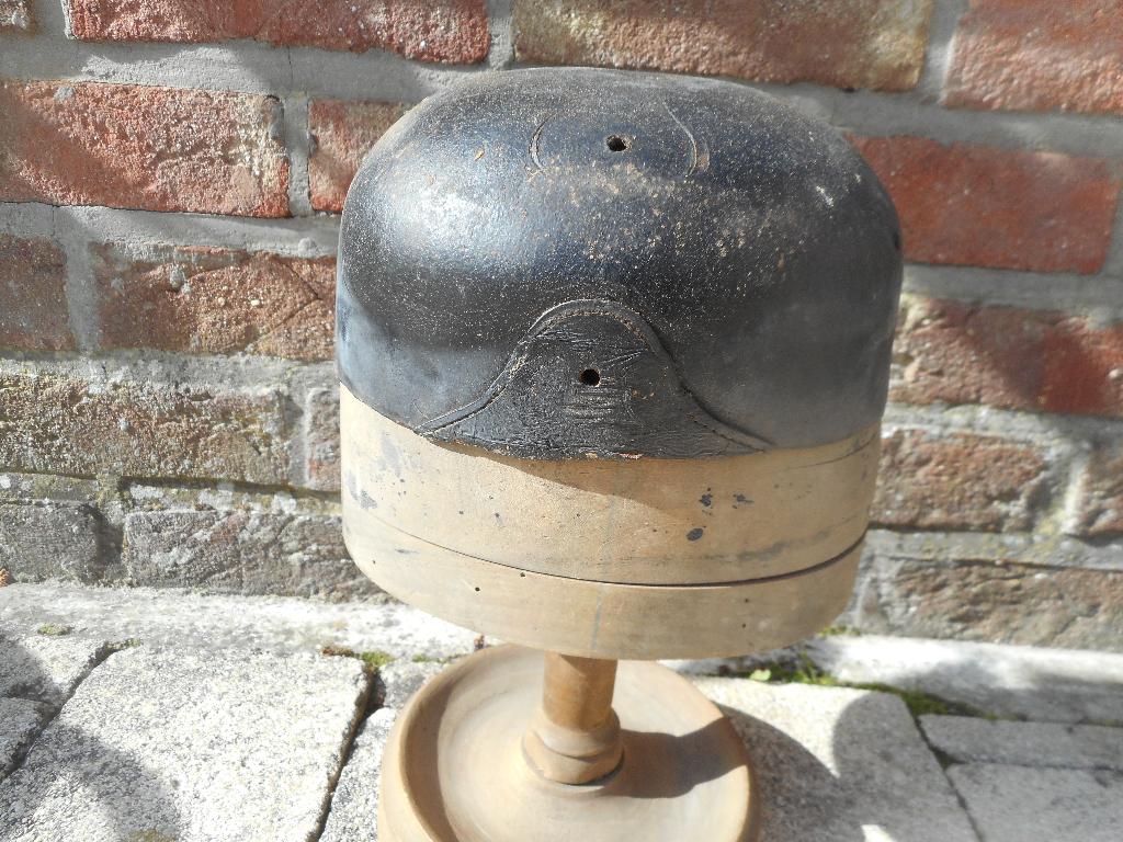 Coque casque à pointe allemand Pickelhelm Pickelhaube ww1, Collections, Objets militaires | Général, Envoi