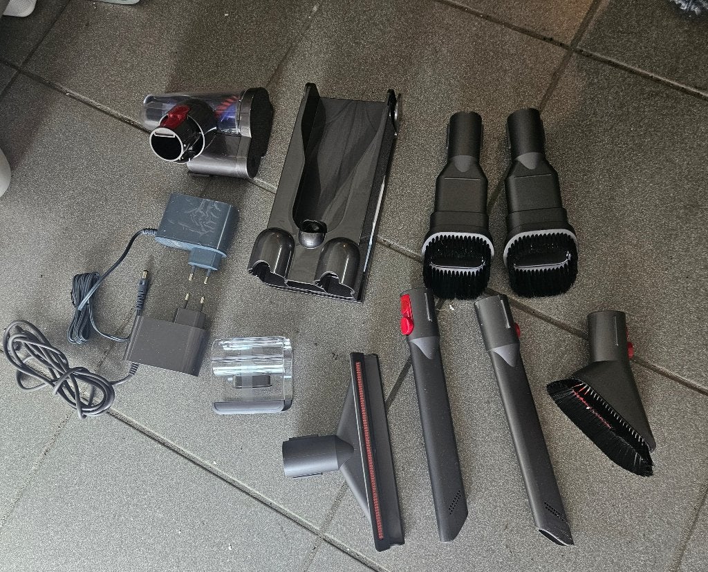 Lot accessories dyson v15, Enlèvement, Dyson