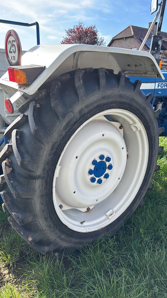 Banden met velgen voor ford 4000,4600 e.a., Zakelijke goederen, Ophalen