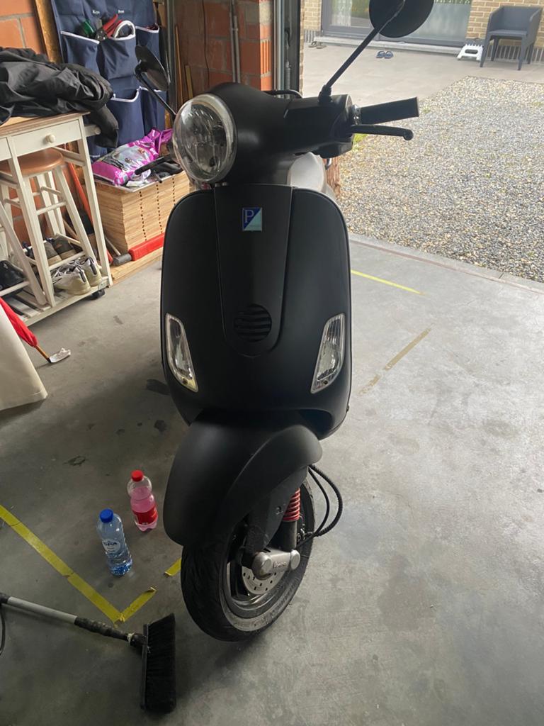 Vespa lx 50cc a klasse, Fietsen en Brommers, Ophalen, Zo goed als nieuw, Elektrisch