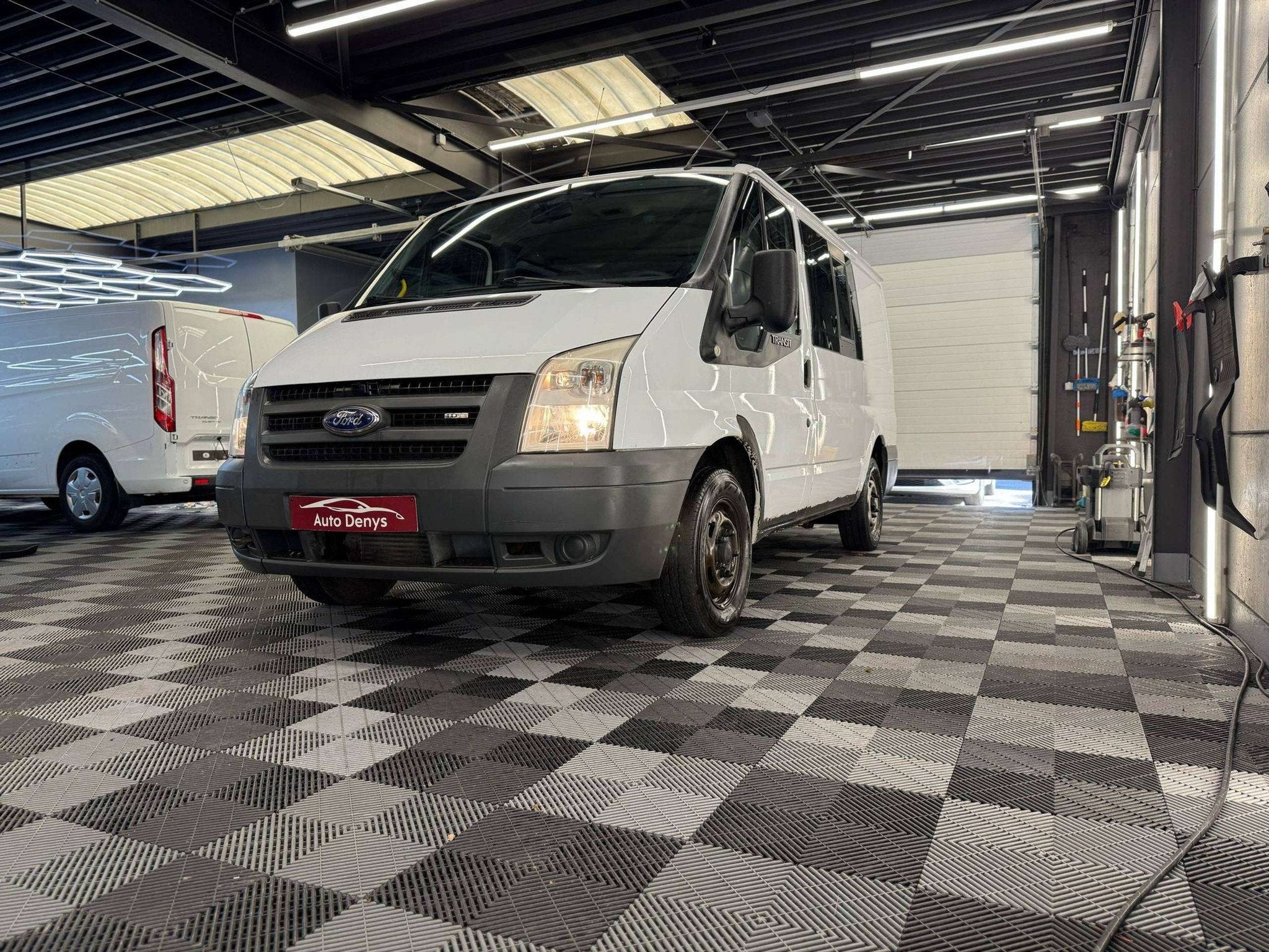 Ford Transit 2.2 TDCi Ambiente, Auto's, Stof, Gebruikt, Zwart, 4 cilinders