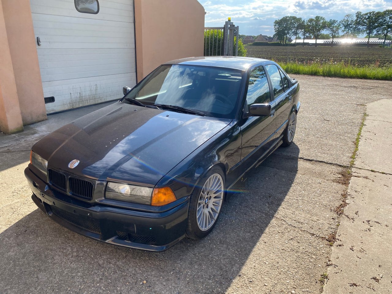 Bmw e36 oldtimer handgeschakeld projectwagen, Auto's, Zwart, Handgeschakeld, Grijs, Particulier