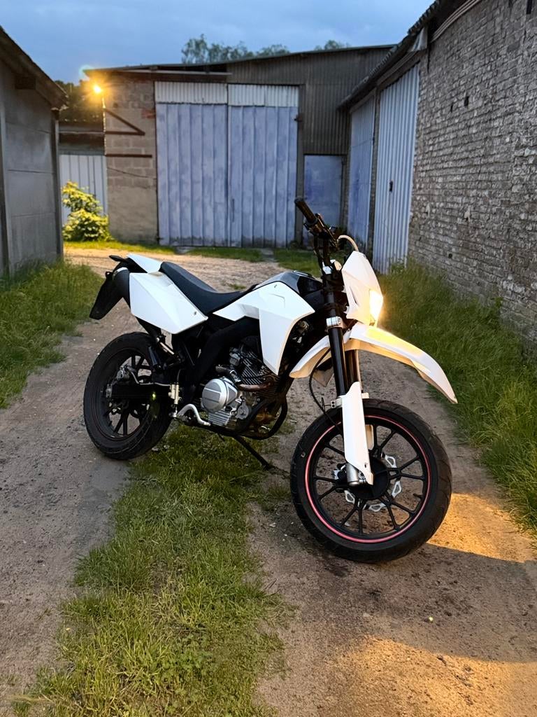 razzo 125cc geen papieren blanco kader, Fietsen en Brommers, Brommers | Derbi, Zo goed als nieuw, Ophalen