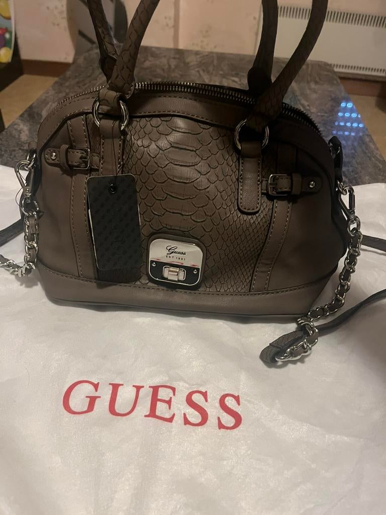 Guess handtas, Handtassen en Accessoires, Tassen | Damestassen, Ophalen, Zo goed als nieuw, Handtas