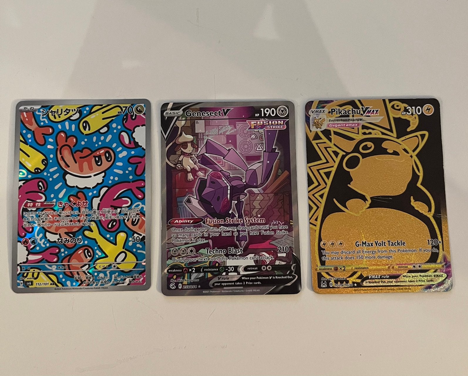 Pikachu Vmax goud, Genesect V en Chinese kaart, Hobby en Vrije tijd, Verzamelkaartspellen | Pokémon, Ophalen of Verzenden, Zo goed als nieuw