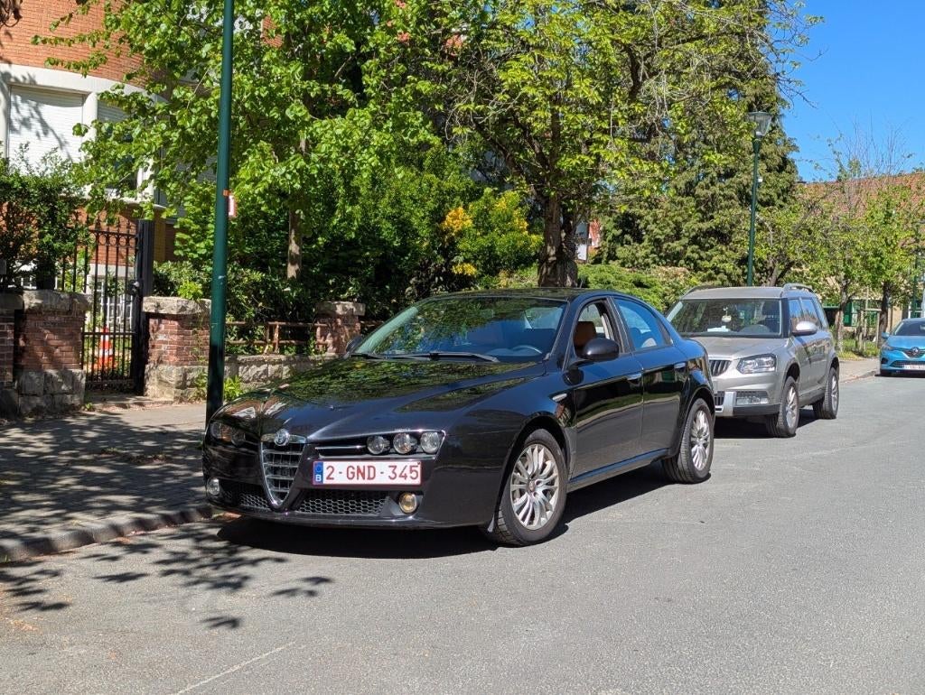 ALFA ROMEO 159 benzine euro 4, registratie aanvraag, Auto's, Alfa Romeo, Voorwielaandrijving, 4 deurs, Beige, 4 cilinders