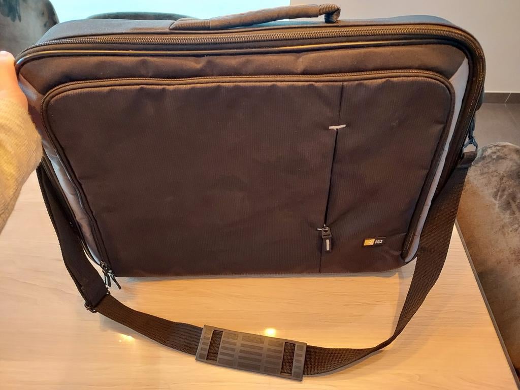 Zwarte laptoptas, Ophalen of Verzenden, 17 inch of meer, Zo goed als nieuw