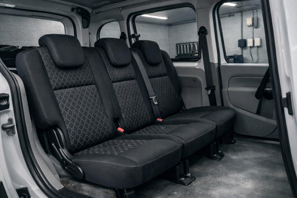Renault Kangoo 1.5 dCi — Voiture d'exportation ou de travail, Autos, Achat, Entreprise, Autre carrosserie, 5 portes
