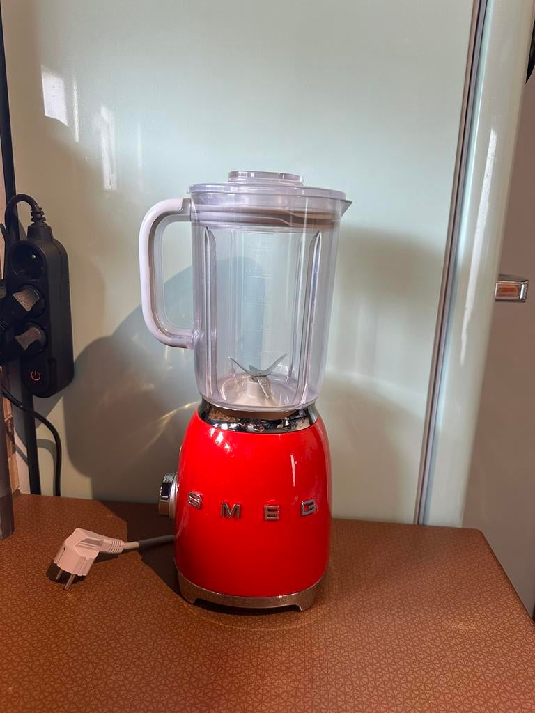 SMEG blender rood 1,5 L, Electroménager, Mélangeurs, Enlèvement, Comme neuf, Mélangeur