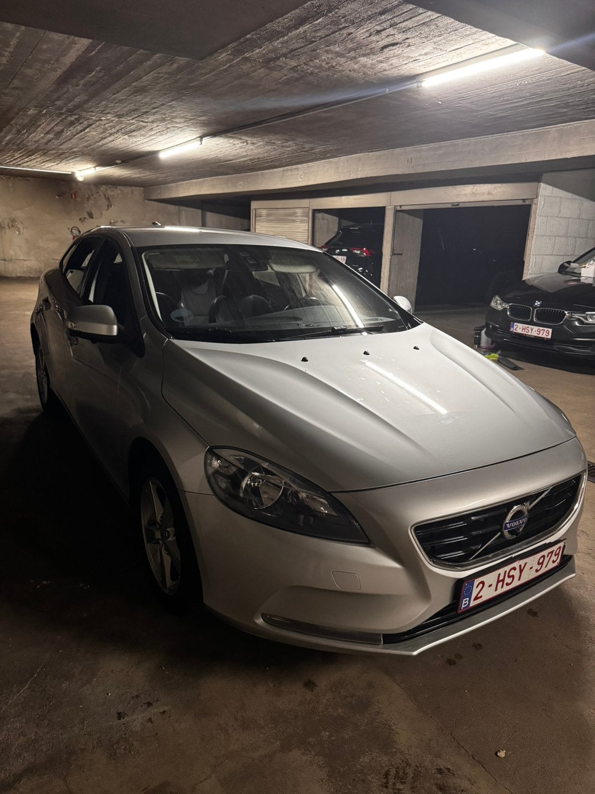 Volvo V40 D2 2016, Autos, Boîte manuelle, Noir, 5 portes, Particulier