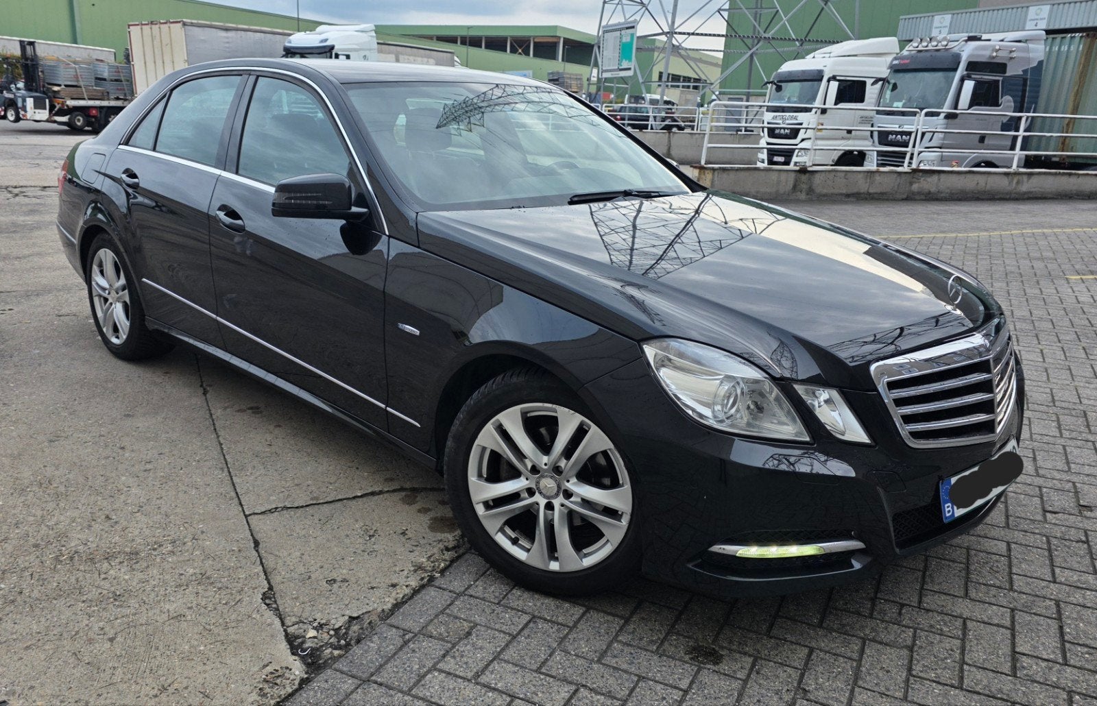 mercedes e200 avantgard automaat, Auto's, Automaat, Euro 5, Achterwielaandrijving, Zwart