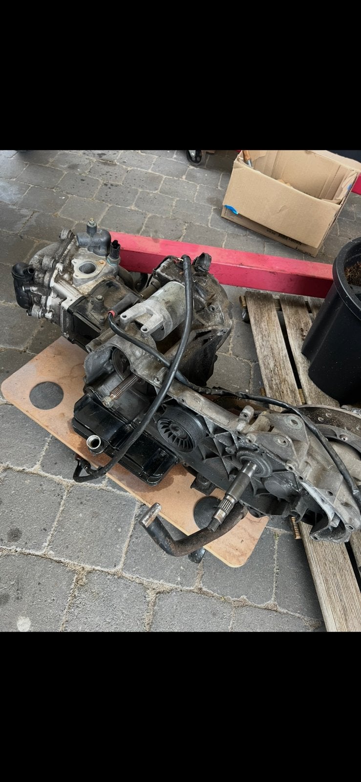Vespa gts 300 motorblok kaal, Ophalen