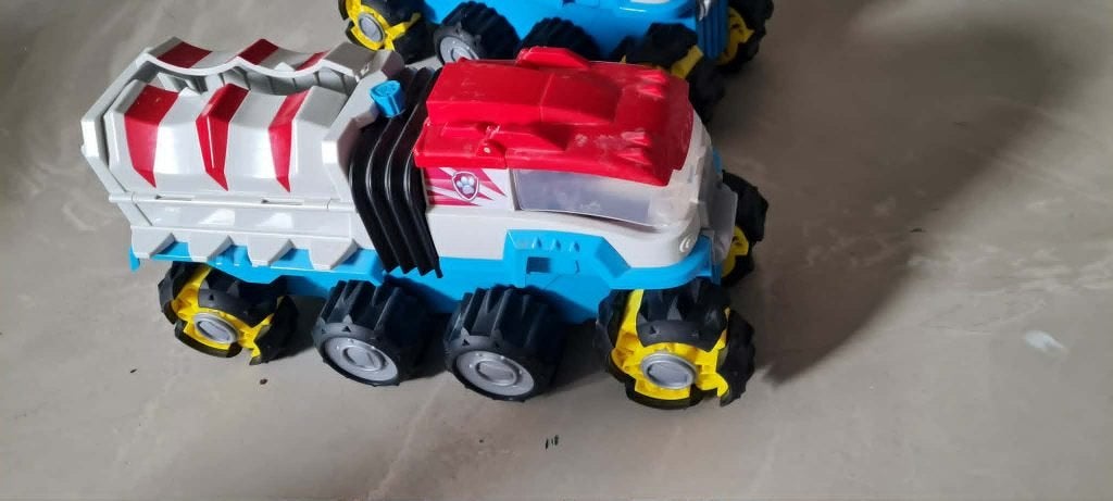 Camion jouet enfant, Enlèvement