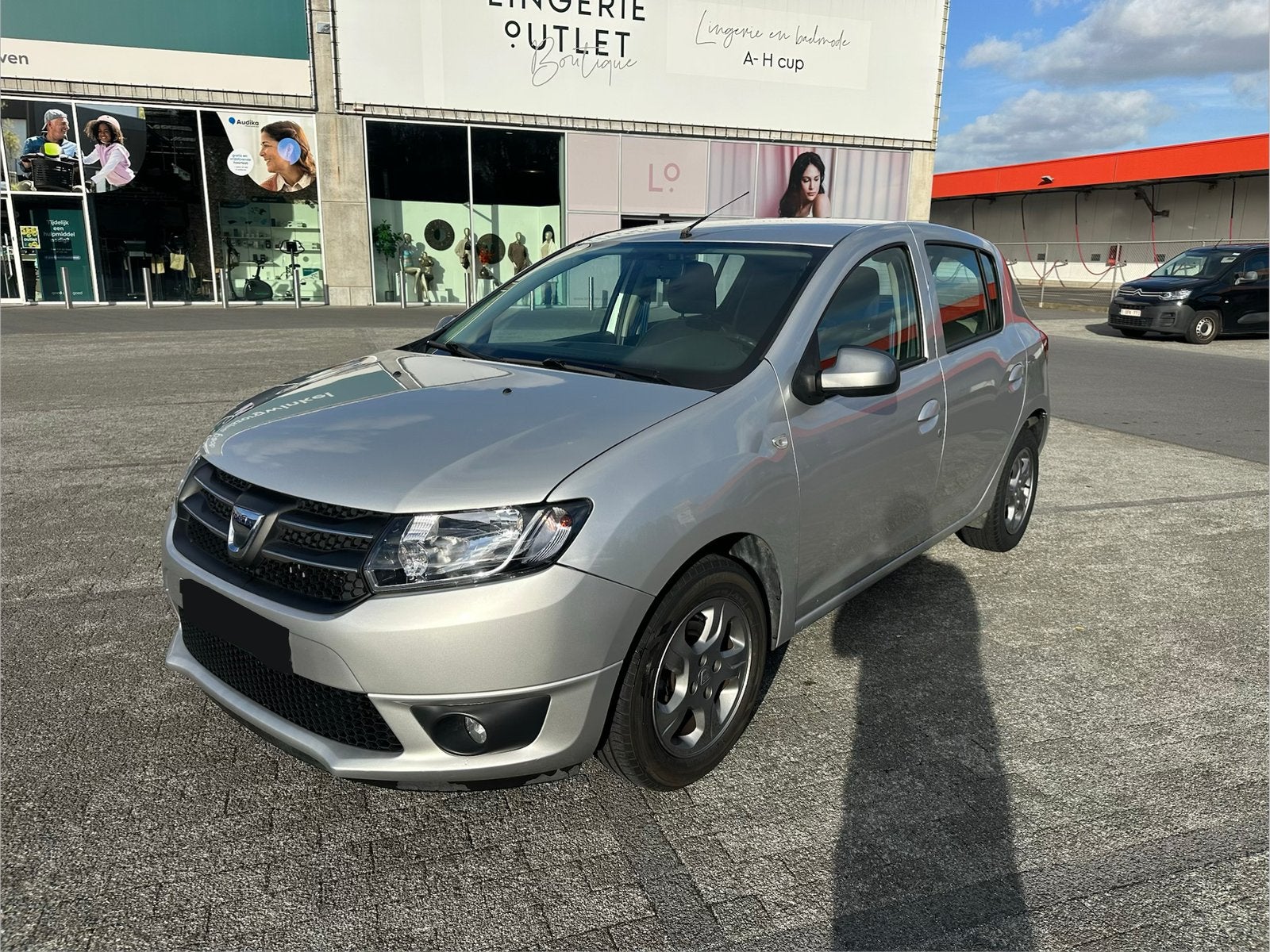 Dacia sandero benzine gekeurd voor verkoop, Autos, Argent ou Gris, Achat, Euro 6, Boîte manuelle