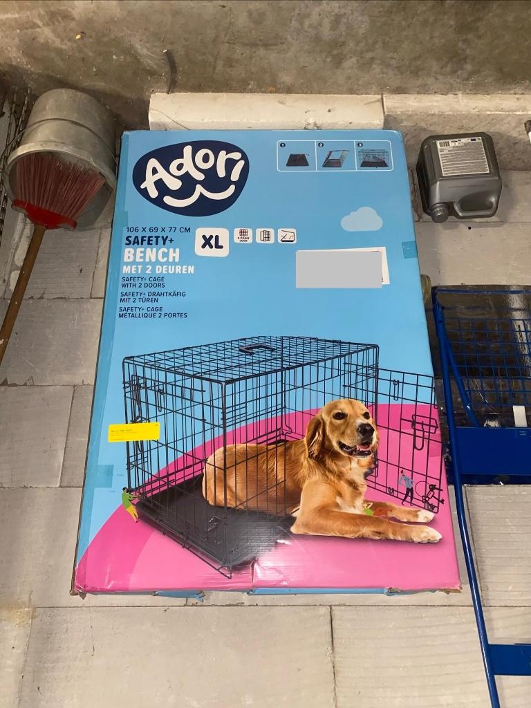 Adori XL bench, Dieren en Toebehoren, Hondenbenches, Ophalen, Gebruikt