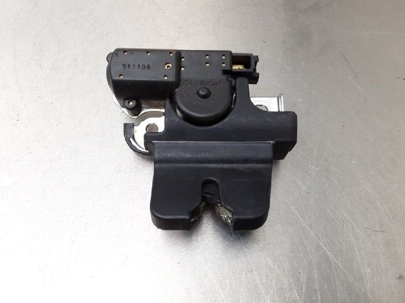SLOTVANGER ACHTERKLEP Toyota Camry (CV30) (01-2001/11-2006), Gebruikt, Toyota