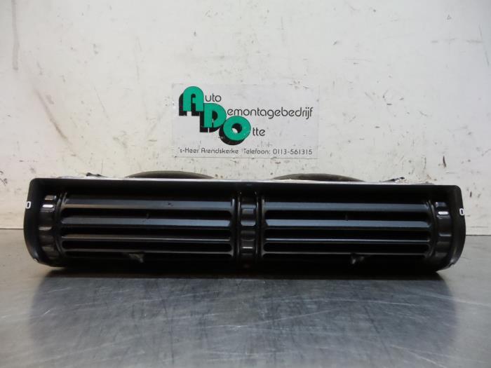 Grille aération tableau de bord d'un BMW 7-Serie (7-Serie 8, -, 3 mois de garantie, Utilisé, -