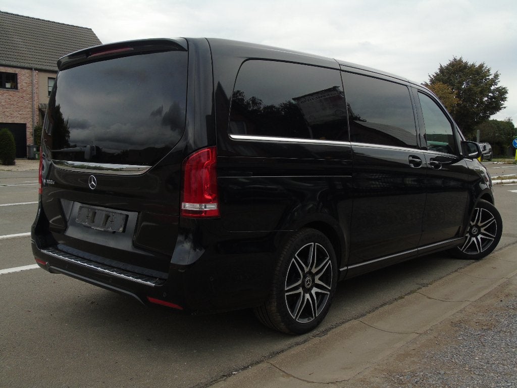 Mercedes-Benz V 300d AMG-Line *1e Eigen*Apple Carplay*7Plts, Dealer onderhouden, Monovolume, 176 kW, 4 cilinders