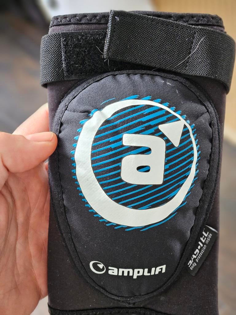 Knie bescherming Amplifi maat XS, Enlèvement, Neuf, Casque ou Protection