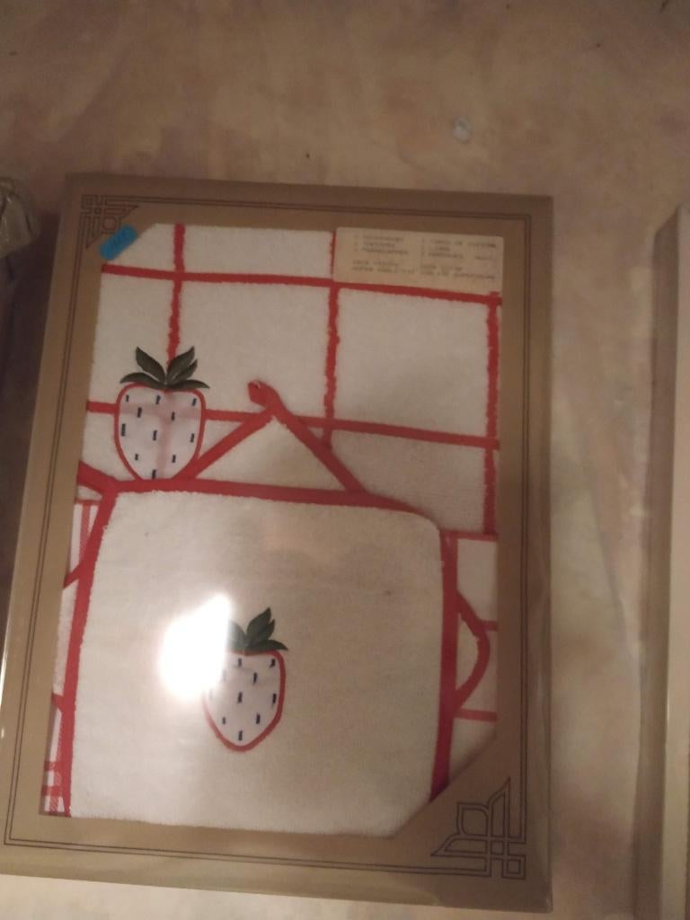 nieuwe cadeaudoos keukenset assortie met keuken doek enz..., Ophalen of Verzenden, Nieuw