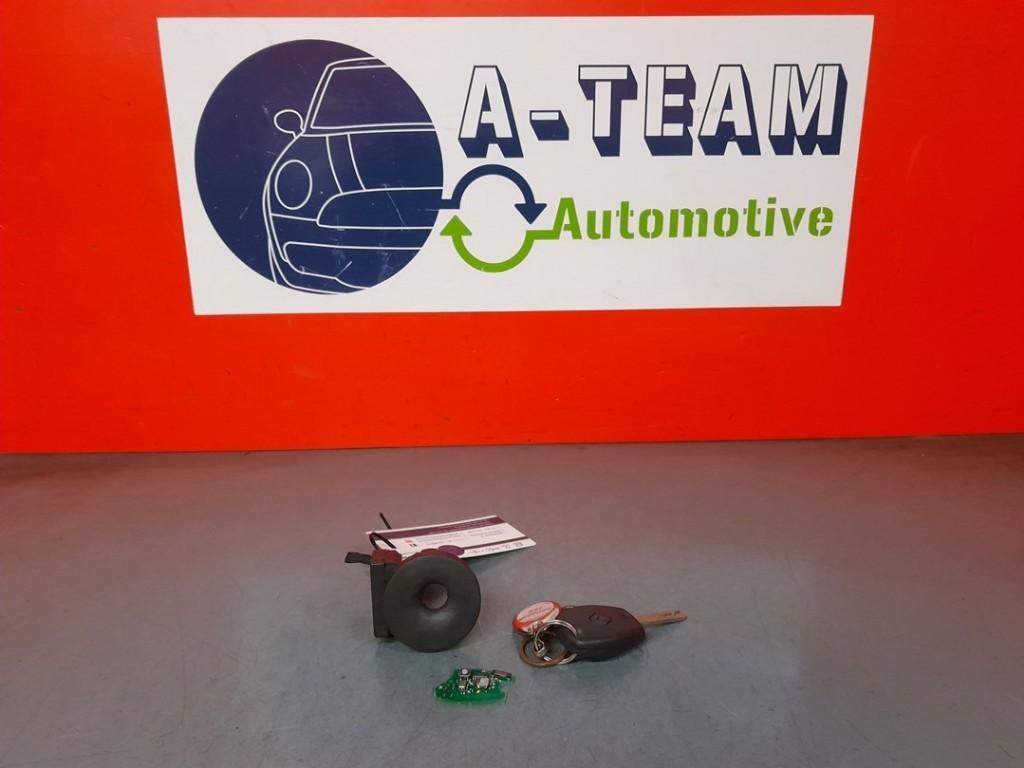 DIVERS Sleutel chip Renault Twingo II (CN) (01-2007/09-2014), Utilisé, Renault