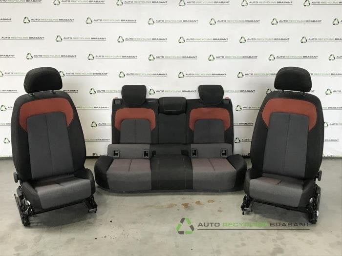 Kit revêtement (complet) d'un Audi Q2, -, 3 mois de garantie, Utilisé, -