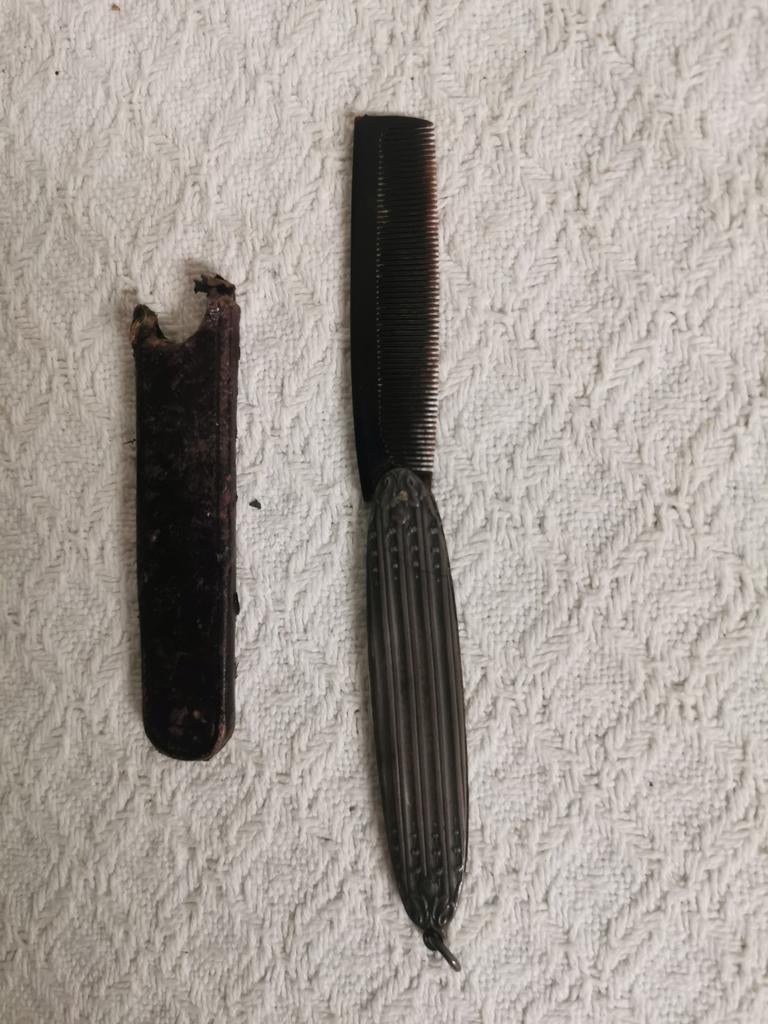 Petit peigne ancien, Antiquités & Art, Enlèvement ou Envoi