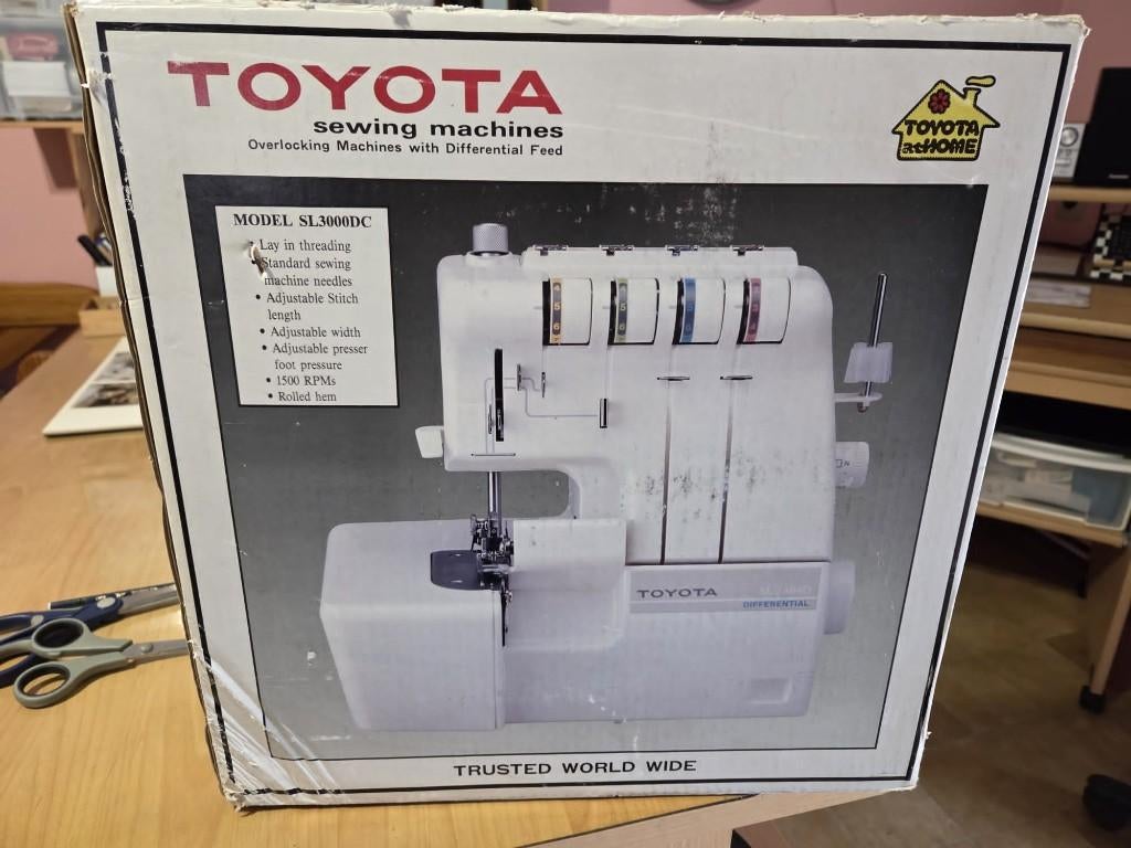 Toyota naaimachine, Ophalen, Zo goed als nieuw, Naaimachine, Overige merken