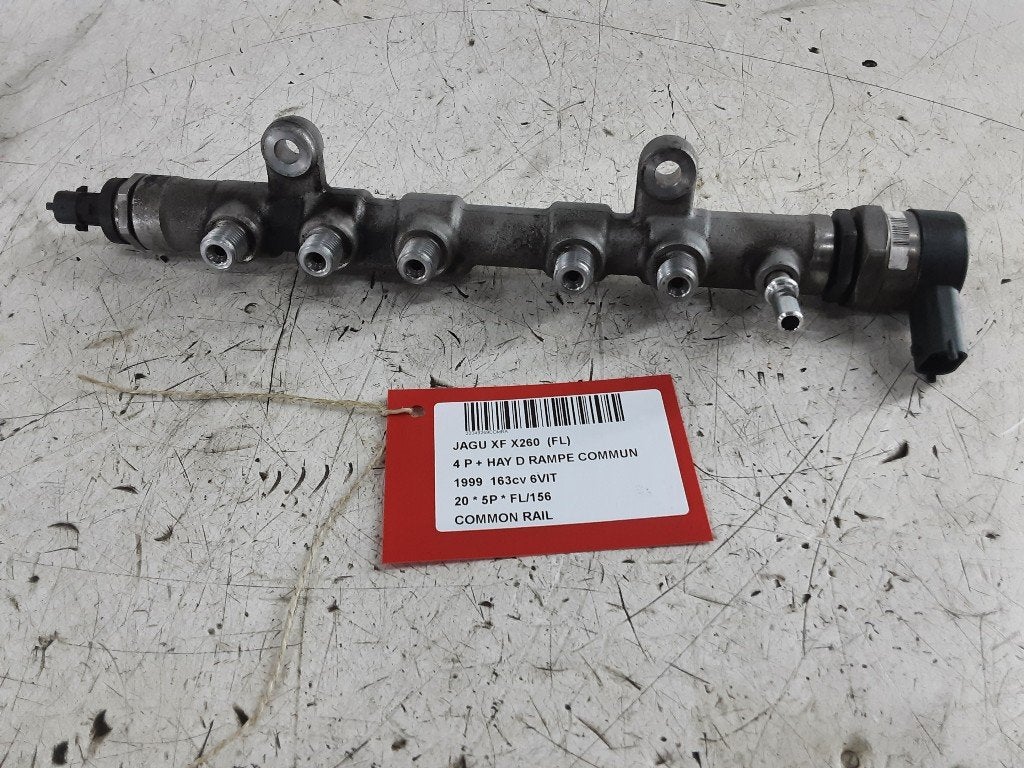RAMPE D'INJECTION Jaguar XF (X260) (01-2015/-) (G4D39D280AA), Campus Kronberg 7
61476  Kronberg im Taunus, DE, Utilisé, Jaguar