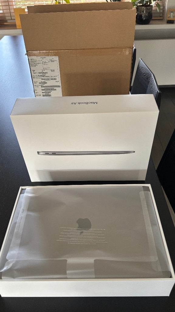MacBook Air 2020 - aankoopdatum 10/2022, Computers en Software, Apple Macbooks, Gebruikt, MacBook, 13 inch, 8 GB, Azerty, Ophalen