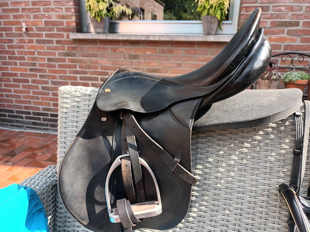 2 zadels + kopstuk, Dieren en Toebehoren, Ophalen, Gebruikt, Wintec, Veelzijdigheid