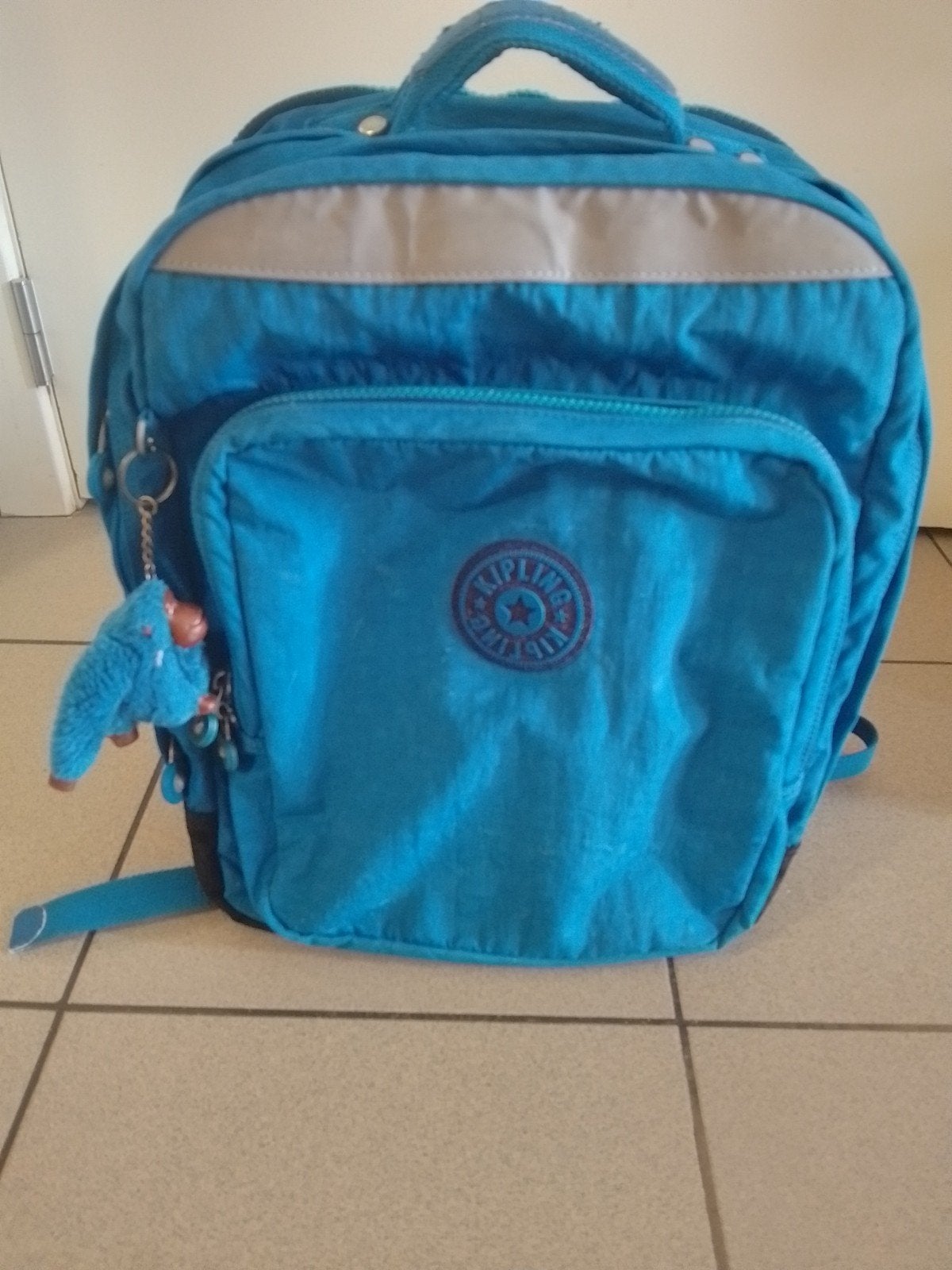 Kipling boekentas, Enlèvement ou Envoi