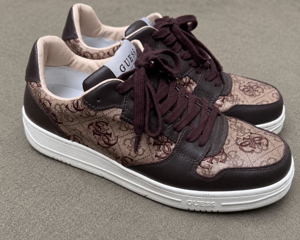 GUESS Sneakers Maat 46 — Zeldzaam Model Uitstekende conditie, Bruin, Ophalen of Verzenden, Sneakers, Guess