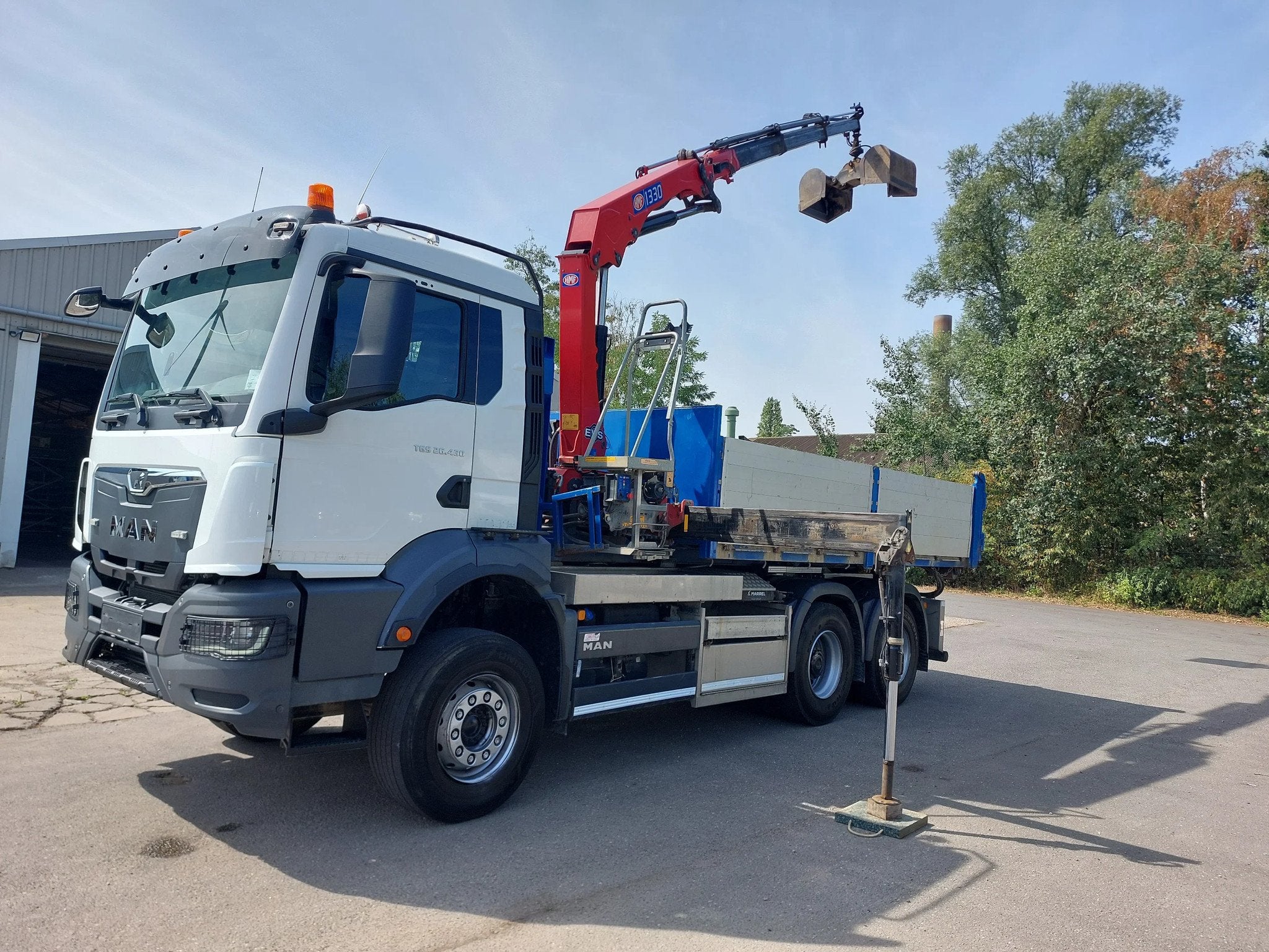 MAN TGS 26.430 6x4 + container + HMF 1330 K3-Funk (bj 2021), Auto's, Vrachtwagens, Automaat, Achterwielaandrijving, Euro 6, MAN