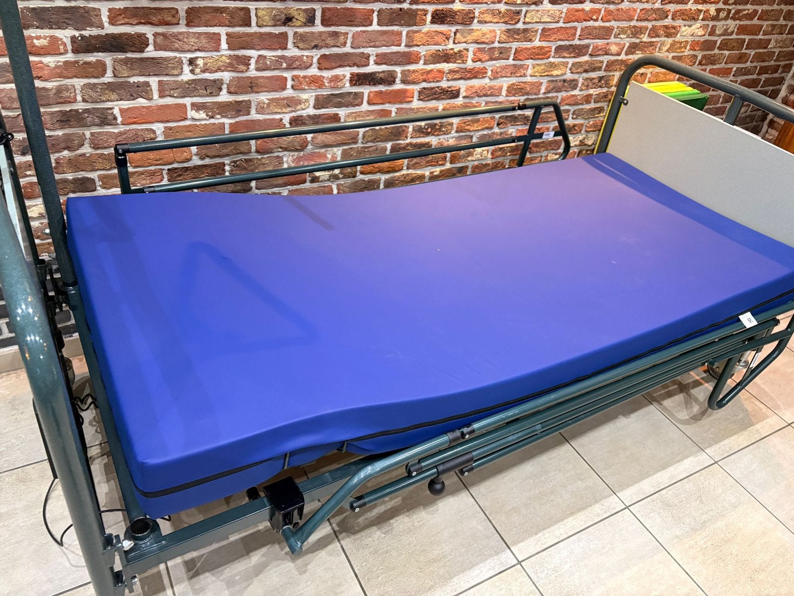 Matras voor ziekenhuisbed ( enkel matras te koop), Diversen, Ophalen, Zo goed als nieuw