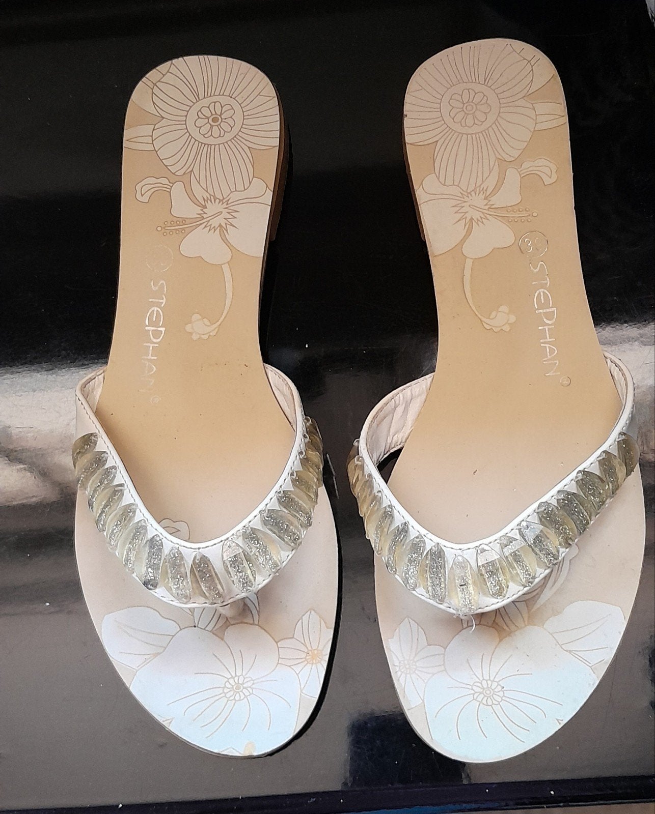 Prachtige slippers 39 met steentjes., Ophalen of Verzenden, Zo goed als nieuw, Instappers