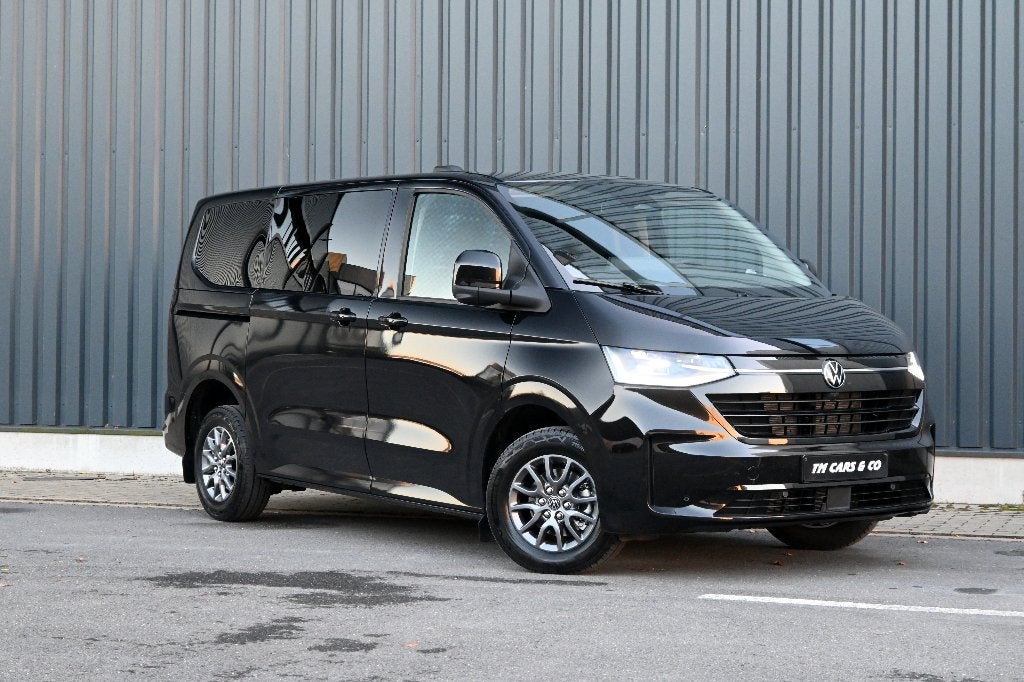 NEW VW Transporter T7 5 zit DSG, ACC, 360cam 2xschuifd, BTW, Auto's, Dealer onderhouden, 4 cilinders, 2500 kg, Zwart