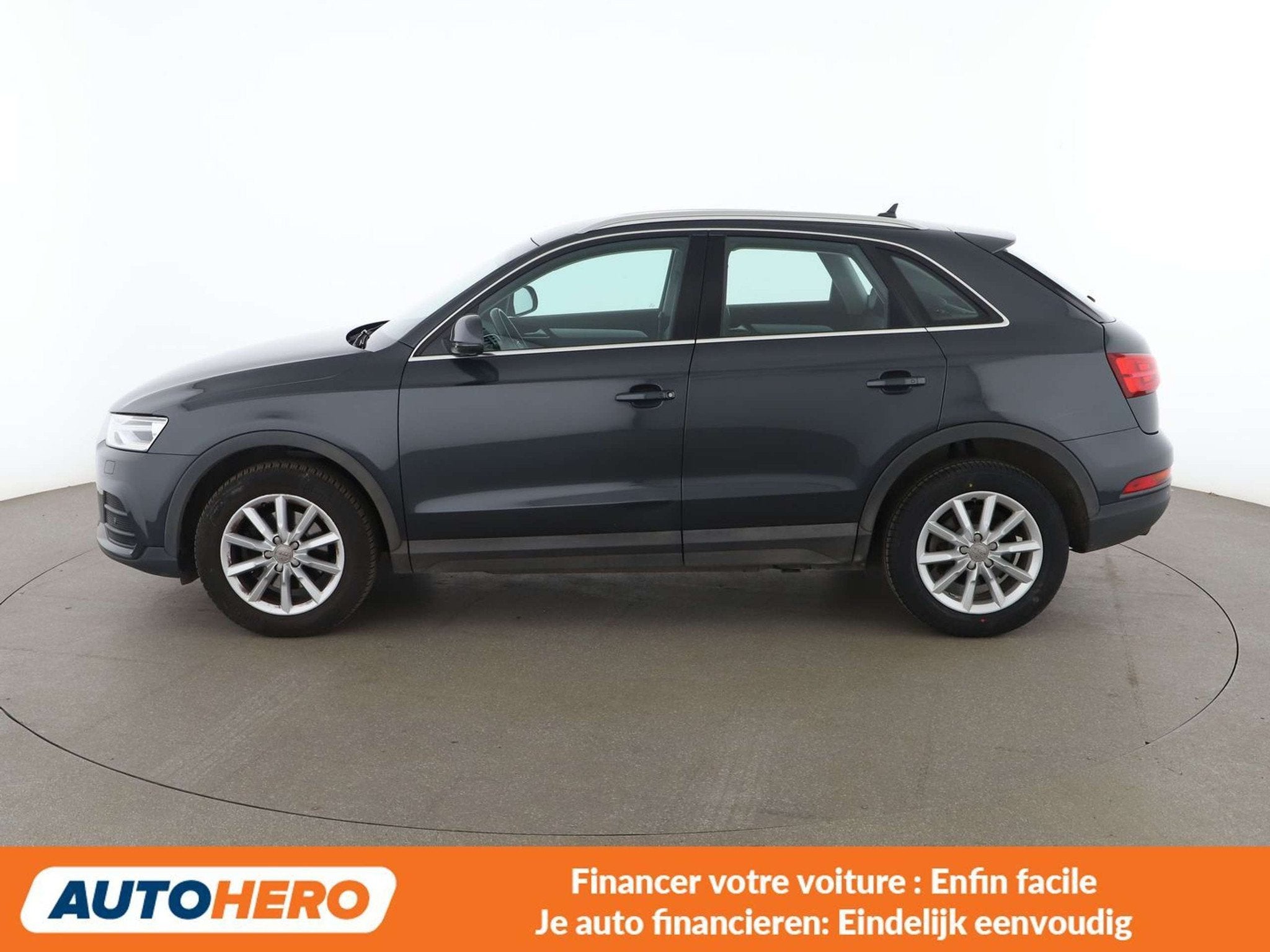 Audi Q3 1.4 TFSI (année de construction 2018), Autos, Audi, Argent ou Gris, Achat, Boîte manuelle, Noir