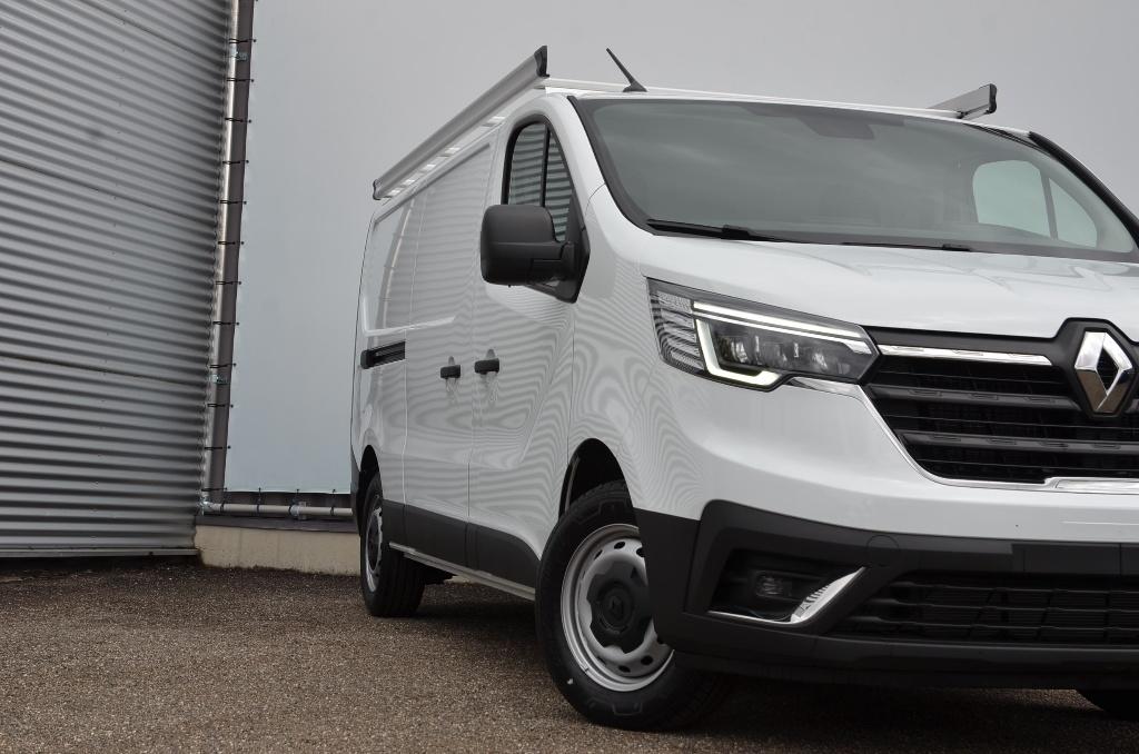 Renault Trafic 2.0DCI- L2- Cruise-GPS- A/C- Nieuw- 24990+BTW, Auto's, Bestelwagens en Lichte vracht, https://public.car-pass.be/vhr/5a95dac6-8a1c-4c81-9e14-d1d404856fcf