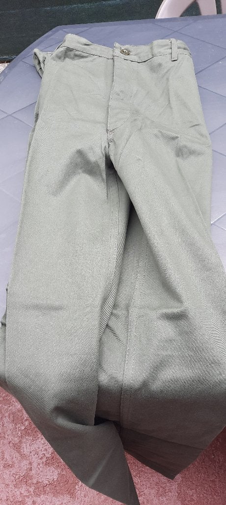 Pantalons Kaki neuf ., Kleding | Heren, Broeken en Pantalons, Ophalen of Verzenden, Nieuw, Maat 52/54 (L), Groen