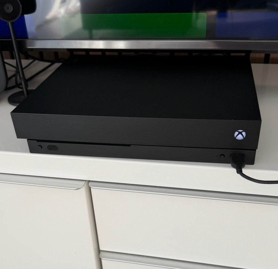Xbox One X (excl. controllers), Games en Spelcomputers, Spelcomputers | Xbox One, Ophalen, Zo goed als nieuw, Xbox One