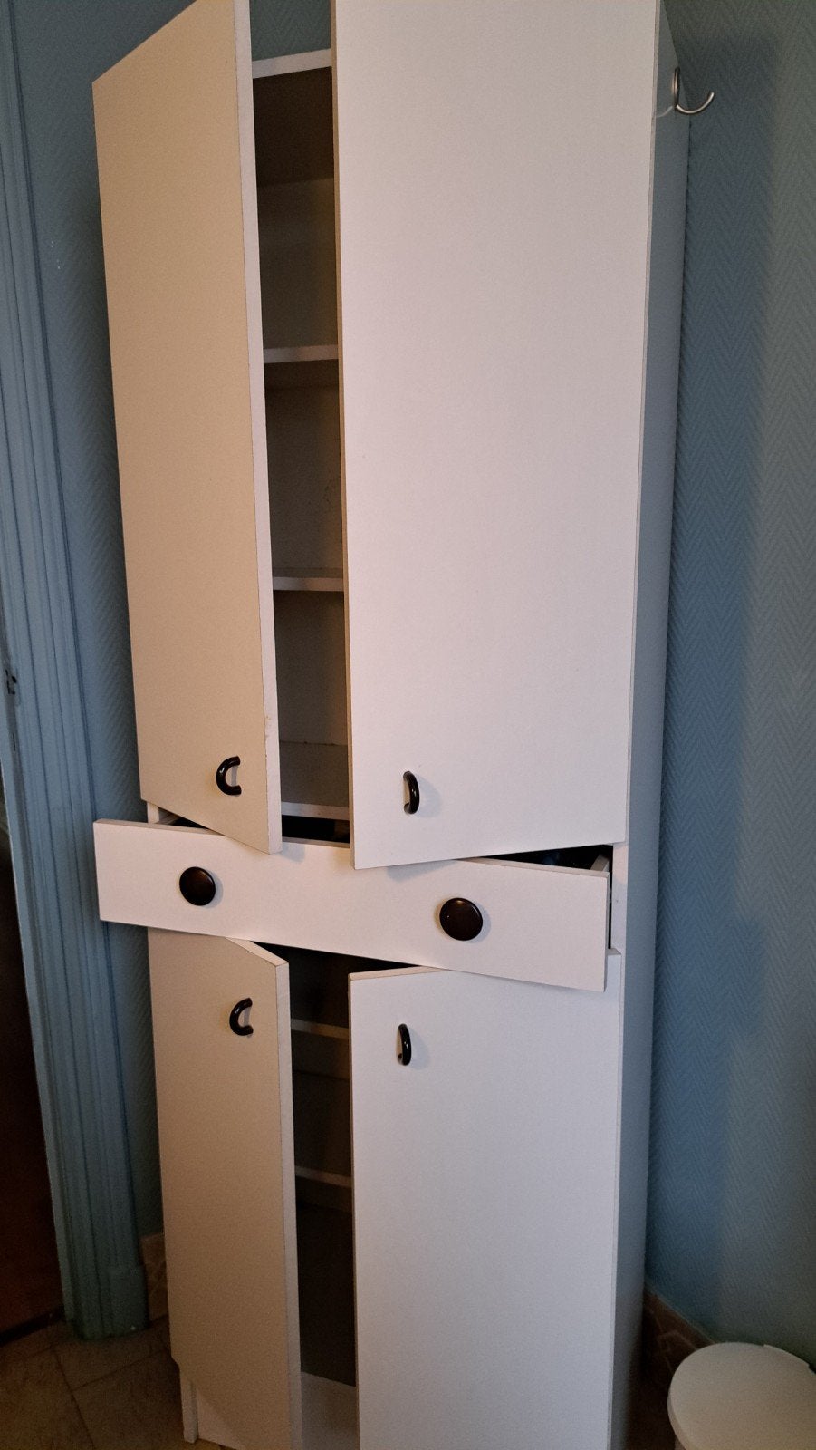 Armoire  4 portes +tiroir, Enlèvement, Utilisé, Autres essences de bois, Avec tiroir(s)