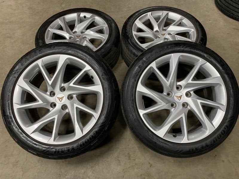 18 inch originele velgen + zomerbanden CUPRA  Formentor 5FF6, 18 inch, -, -, Banden en Velgen